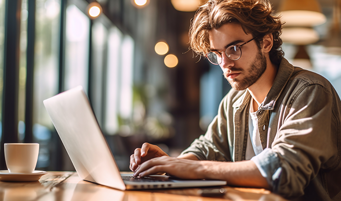 A promotional pop-up for 123NET, featuring a bold headline and a call-to-action, designed to grab attention with vibrant colors and clear messaging.
